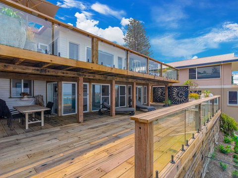 Beach Shack On Main Yamba Magnificent Views Photos Available Shortly Free WiFi - Kalgoorlie Accommodation 3