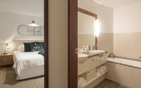 Beach Suites - Kalgoorlie Accommodation 1