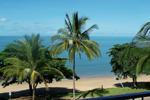 Beachfront Apartments On Trinity Beach - Kalgoorlie Accommodation 0