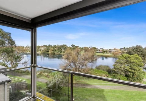 Riviera Lakeside With Uninterrupted Water Views - Kalgoorlie Accommodation 0