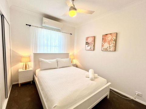 Renovated Queenslander - Upstairs 2km To Stadium - Kalgoorlie Accommodation 3