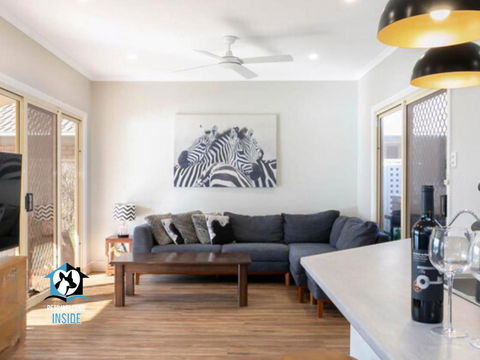 Renovated Beautiful Holiday Home With A Private Beach & Stunning Views! - Kalgoorlie Accommodation 3