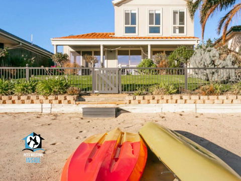 Renovated Beautiful Holiday Home With A Private Beach & Stunning Views! - Kalgoorlie Accommodation 1