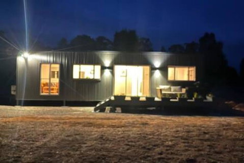 Redman View Luxury Lakeside Cabin - Kalgoorlie Accommodation 0