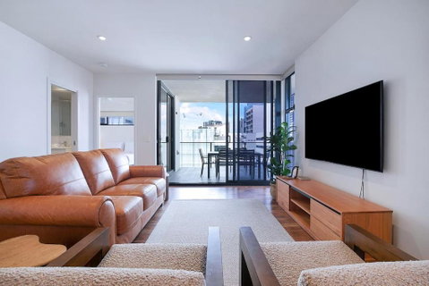 Regatta Hideaway - A Breezy Balcony Residence - Kalgoorlie Accommodation 0