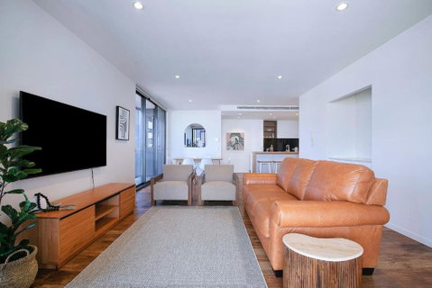 Regatta Hideaway - A Breezy Balcony Residence - Kalgoorlie Accommodation 3