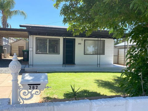 Relax At Gossan - Kalgoorlie Accommodation 3