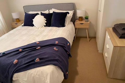 Relax In The Spa With Views Opposite Lake Eildon - Kalgoorlie Accommodation 2