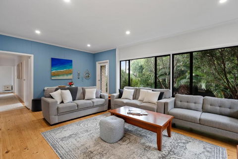 Relaxed Family Beach House - No Linen Included - Kalgoorlie Accommodation 1