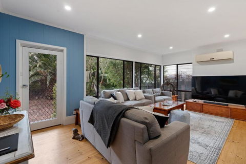 Relaxed Family Beach House - No Linen Included - Kalgoorlie Accommodation 2