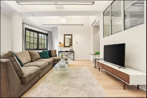 Renovated Warehouse Conversion In Heart Of Sydney - Kalgoorlie Accommodation 1