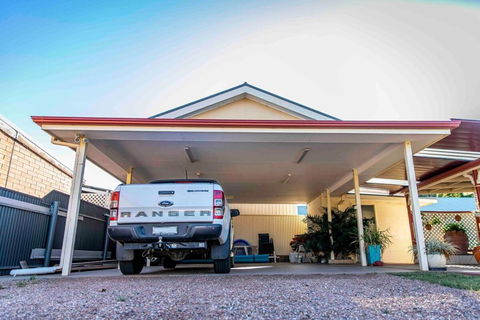 Resort On Morgan With Beautiful Private Pool, Pet Friendly - Kalgoorlie Accommodation 1