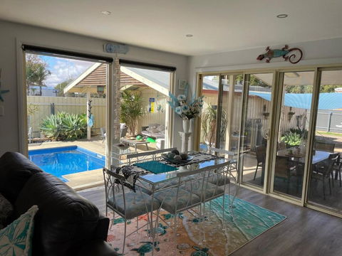 Resort On Morgan With Beautiful Private Pool, Pet Friendly - Kalgoorlie Accommodation 2
