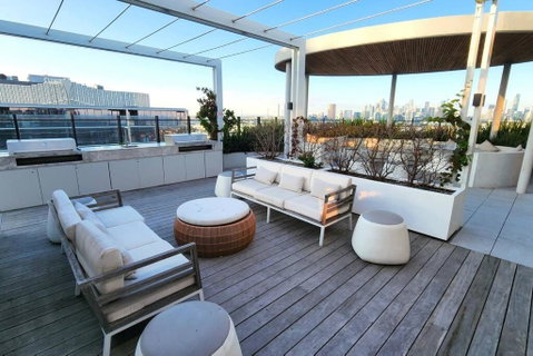 Resort-style Exec 1 Bed With Study In Port Melbourne - Kalgoorlie Accommodation 3