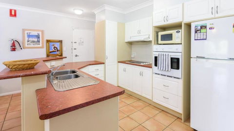Resort Style Unit Across From The Water - Kalgoorlie Accommodation 3