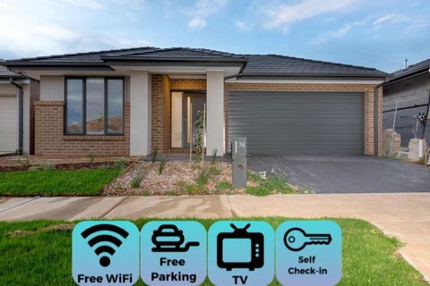 ResortStyle 4BR House With Parking - Kalgoorlie Accommodation 0