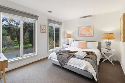 Retreat On Gairloch I Geelong River Hideaway - Kalgoorlie Accommodation 3