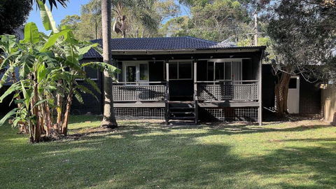 Retro Beach House - Macmasters Beach - Kalgoorlie Accommodation 0