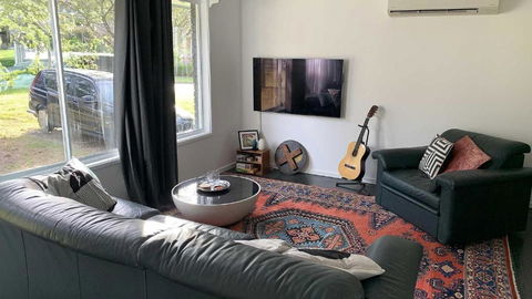 Retro Beach House - Macmasters Beach - Kalgoorlie Accommodation 1