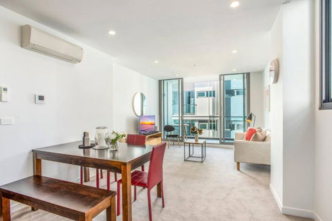 Retro Modern With Pool Near Westfield Doncaster - Kalgoorlie Accommodation 0