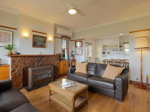 Retro Retreat - Kalgoorlie Accommodation 0