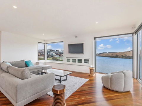 River Reveal - Kalgoorlie Accommodation 0