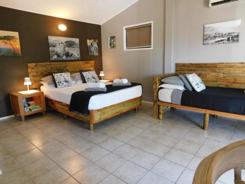 Riverbend Cottage Cabin - Little Heaven - Kalgoorlie Accommodation 3