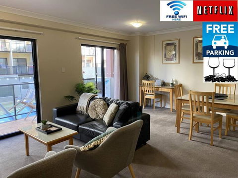 RIVERSIDE CITY VIEW PARKING NETFLIX WIFI WINE FREE - Kalgoorlie Accommodation 0