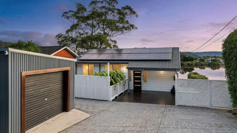 Riverside Retreat - Absolute Waterfront - Kalgoorlie Accommodation 2