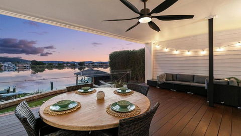 Riverside Retreat - Absolute Waterfront - Kalgoorlie Accommodation 3