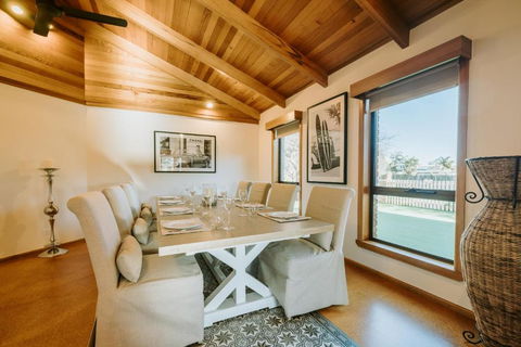 Riverview Retreat - Kalgoorlie Accommodation 2