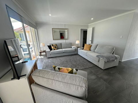 Riverview - South Yunderup - Kalgoorlie Accommodation 3