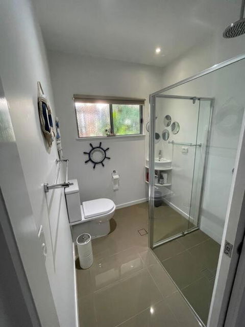 Relax At Trinity Beach Getaway, Blue Lagoon, Trinity Beach - Kalgoorlie Accommodation 3