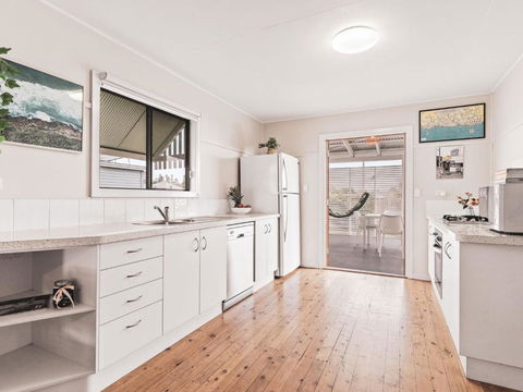 Rosena - The Classic Beach House - 5 Cashmore Street - Kalgoorlie Accommodation 1