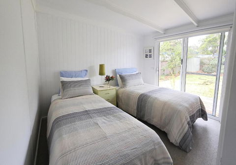 Saltbush - Ideally Located And Modernised MCM Beach House - Kalgoorlie Accommodation 1