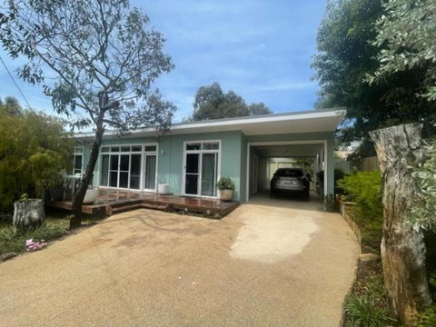 Saltbush - Ideally Located And Modernised MCM Beach House - Kalgoorlie Accommodation 0