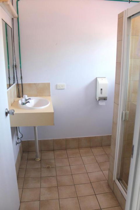 Rocky Glen Hotel Motel Gladstone - Kalgoorlie Accommodation 2
