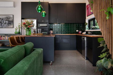 Rocky Hollow - Kalgoorlie Accommodation 2