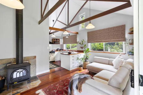 Romantic Lakeview Cottage - Kalgoorlie Accommodation 3