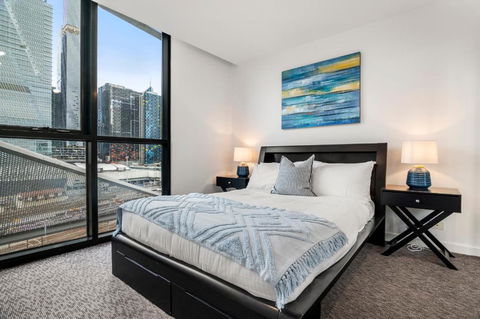 Rooftop Pool 2BR Apartment At Marvel Stadium With Free Parking - Kalgoorlie Accommodation 3