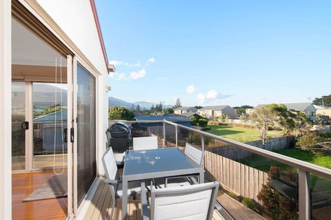 Rose - Kalgoorlie Accommodation 3