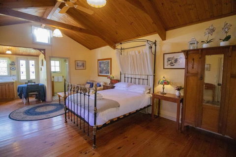 Rose Petal Cottage - Kalgoorlie Accommodation 2