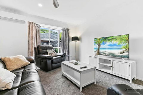 Rosella Rise! - Kalgoorlie Accommodation 3