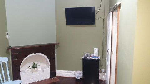 Roseneath Cottage - Kalgoorlie Accommodation 2