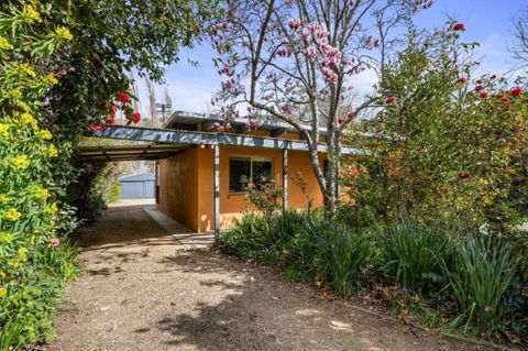 Roses On The River - An Absolute River Frontage Cottage - Kalgoorlie Accommodation 1