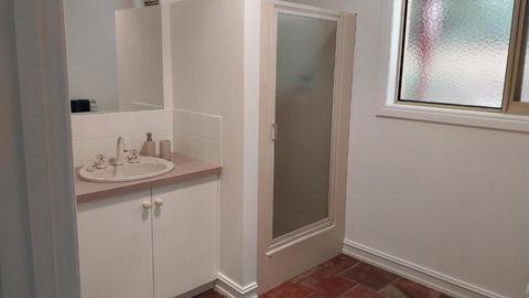 Roshnier Apartment - Kalgoorlie Accommodation 1