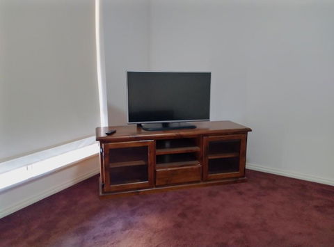 Ross - Kalgoorlie Accommodation 2
