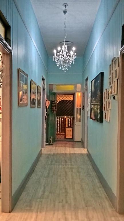 Rustic Sunflower - Kalgoorlie Accommodation 0