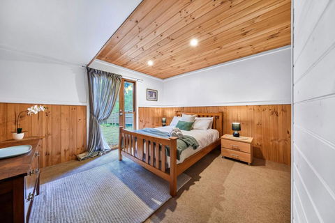 Rustic Treehouse - Aireys Inlet - Kalgoorlie Accommodation 2