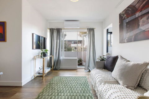 Sage Haven - Laidback St Kilda Beach Living - Kalgoorlie Accommodation 1